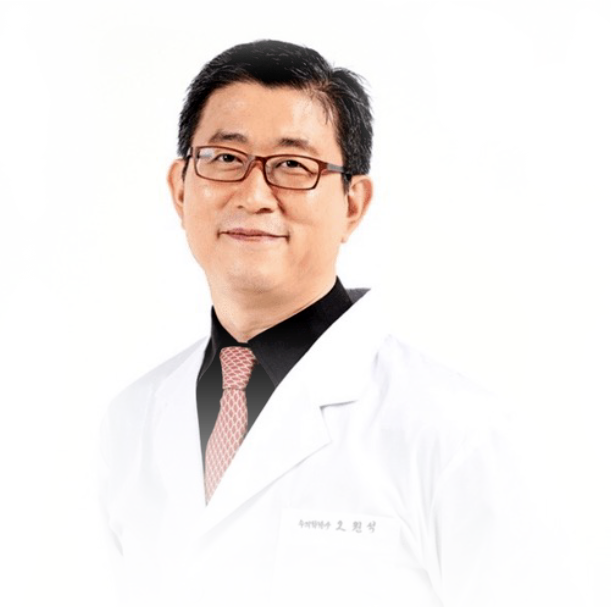 ソウル大学獣医学部出身で動物病院長でもあるオ・ウォンソク博士